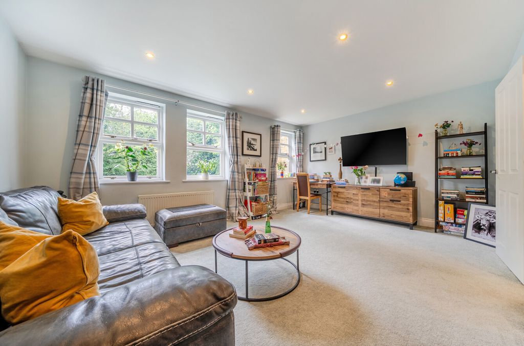 Property photo 2 of 22 1478840-10-6A2Bd3...