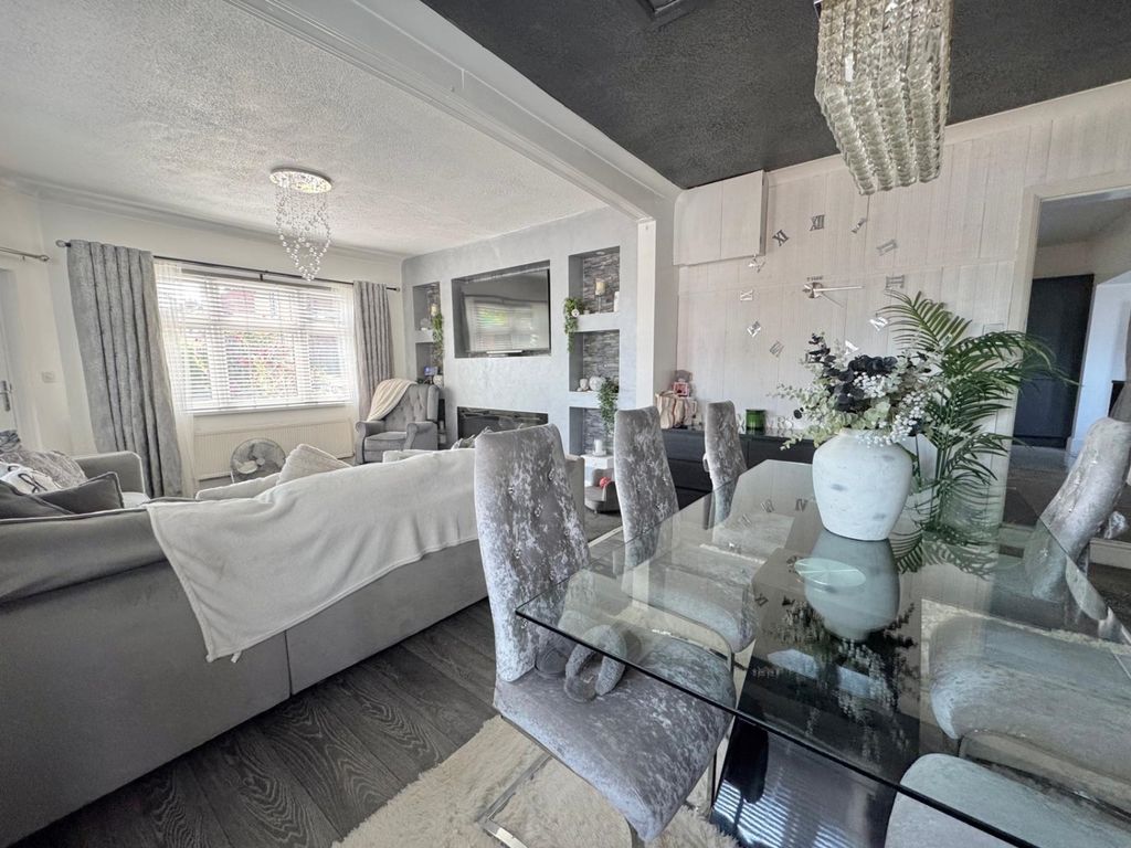 Property photo 3 of 12 85866B93-Dd07-4Be4-Bb2F-24cd58142848