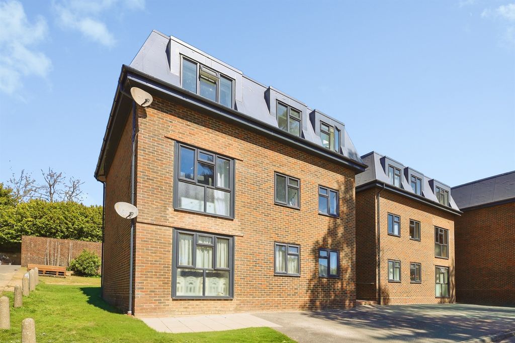 Property photo 1 of 11