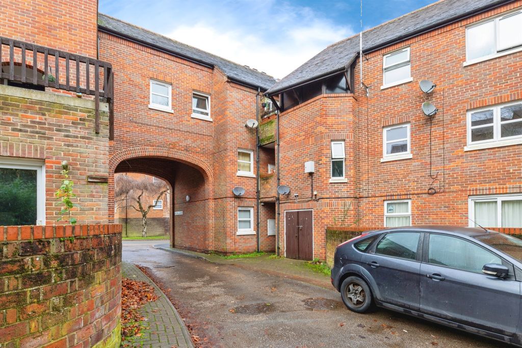 Property photo 2 of 18