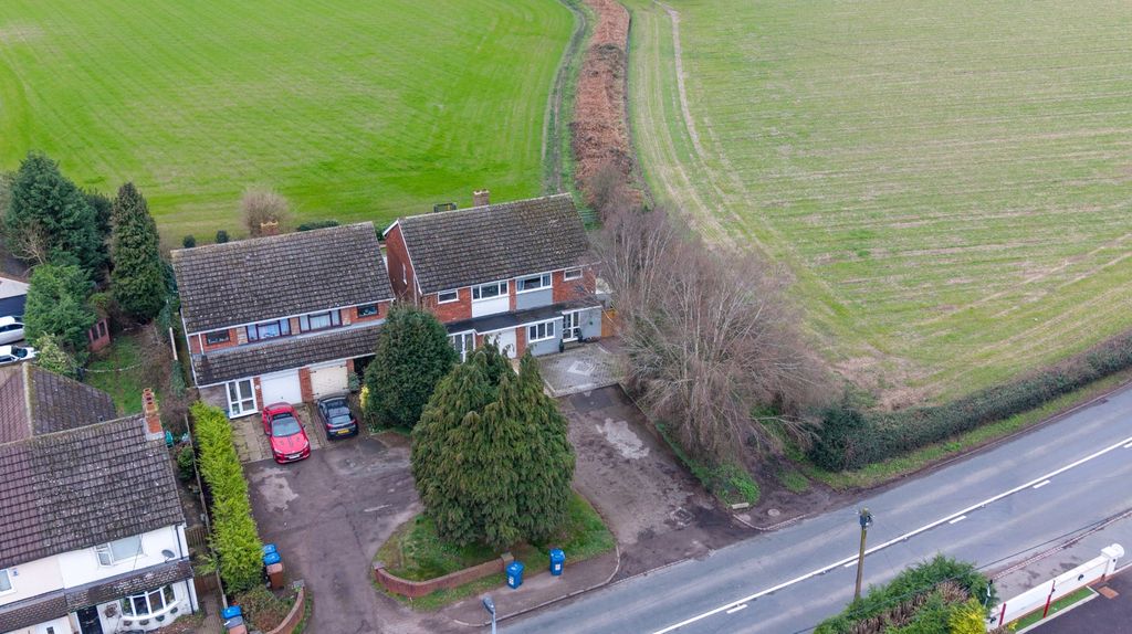 Property photo 2 of 25 4946353