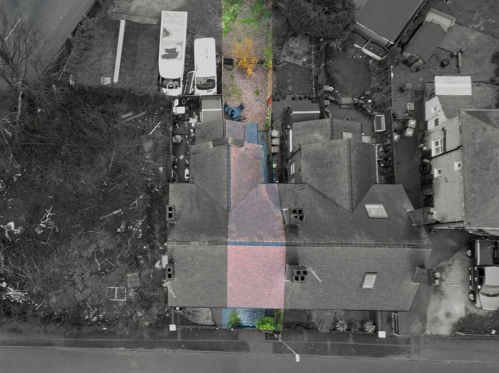 Property photo 2 of 21