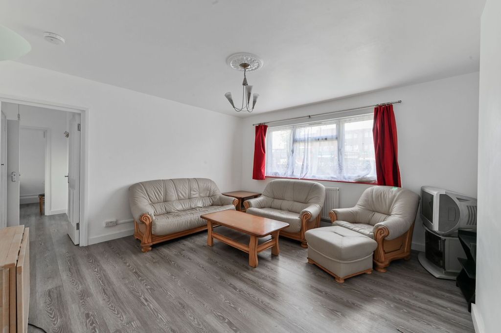 Property photo 3 of 14