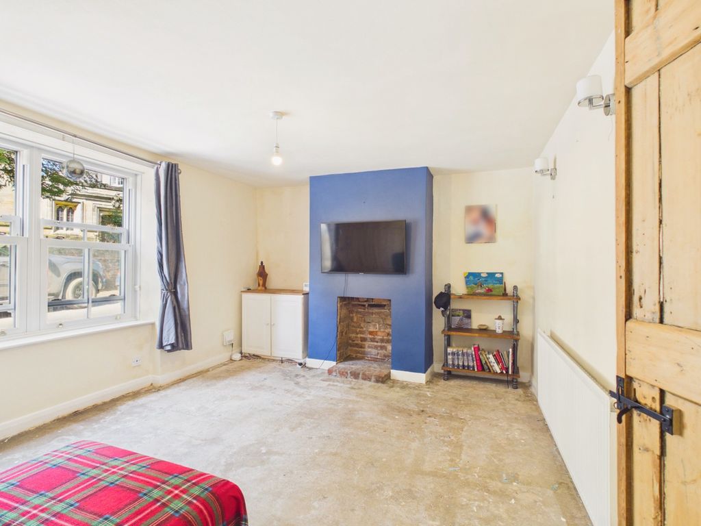 Property photo 3 of 21 5182192