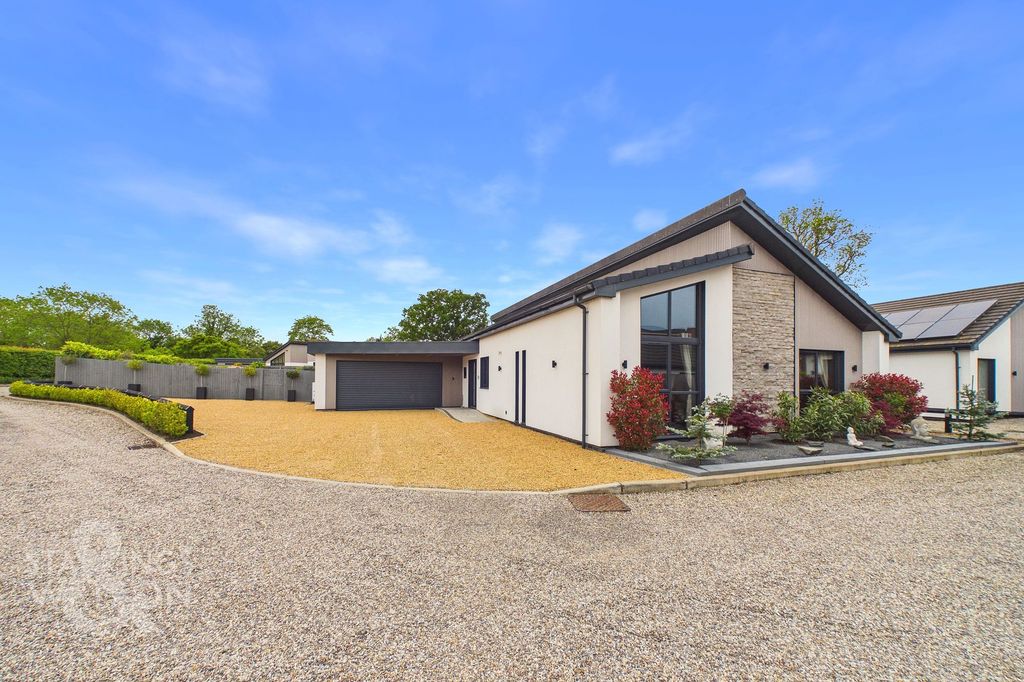 Property photo 1 of 36