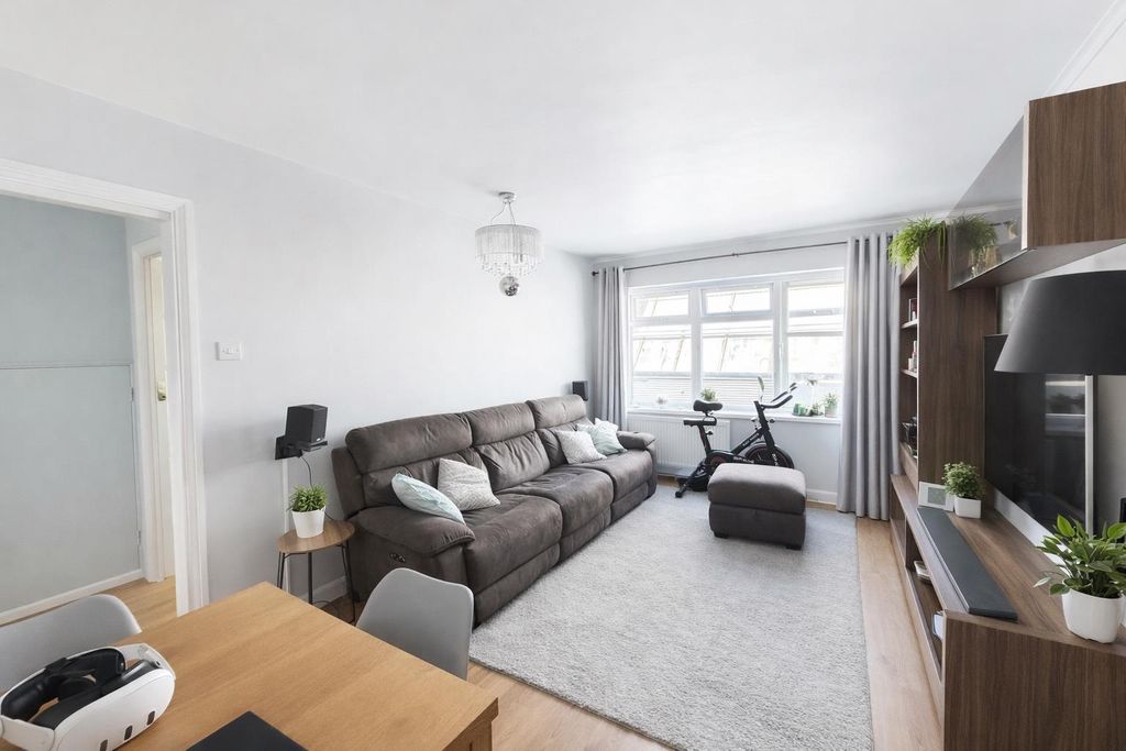 Property photo 2 of 6