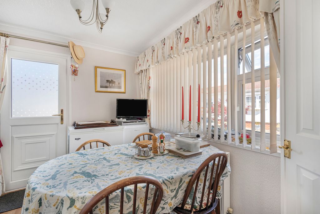 Property photo 3 of 16 Dining