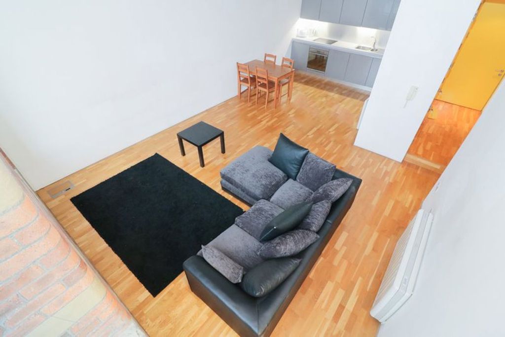 Property photo 2 of 18
