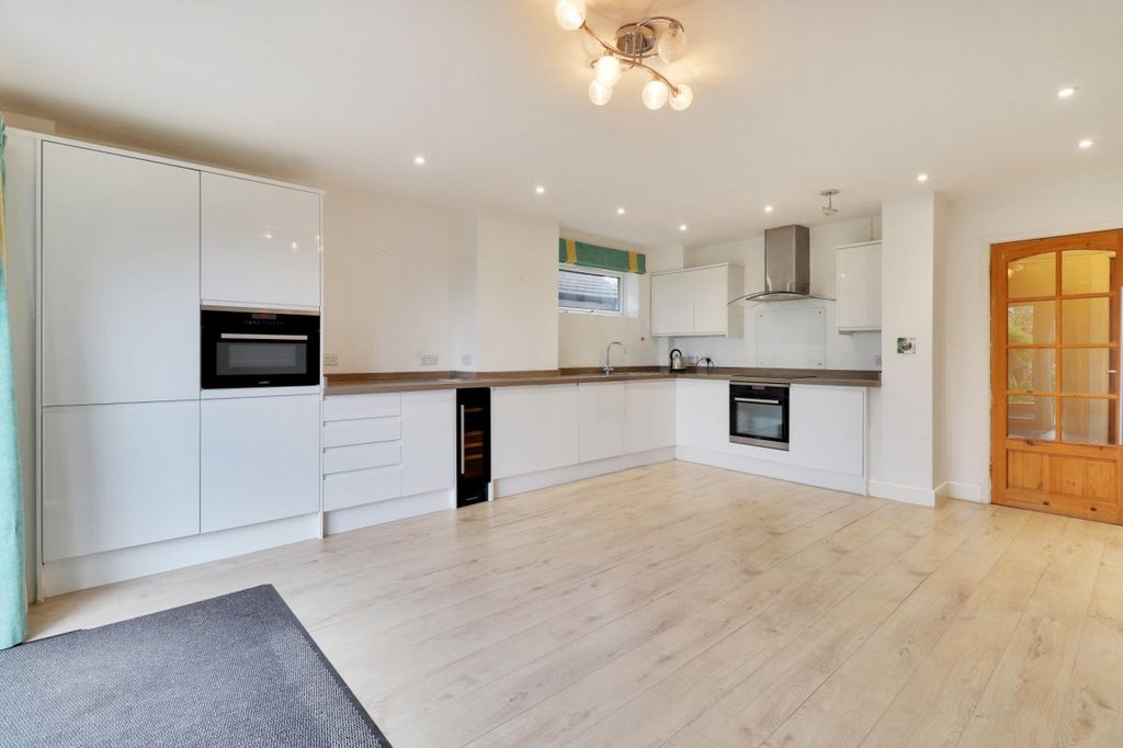 Property photo 2 of 19 Gallery