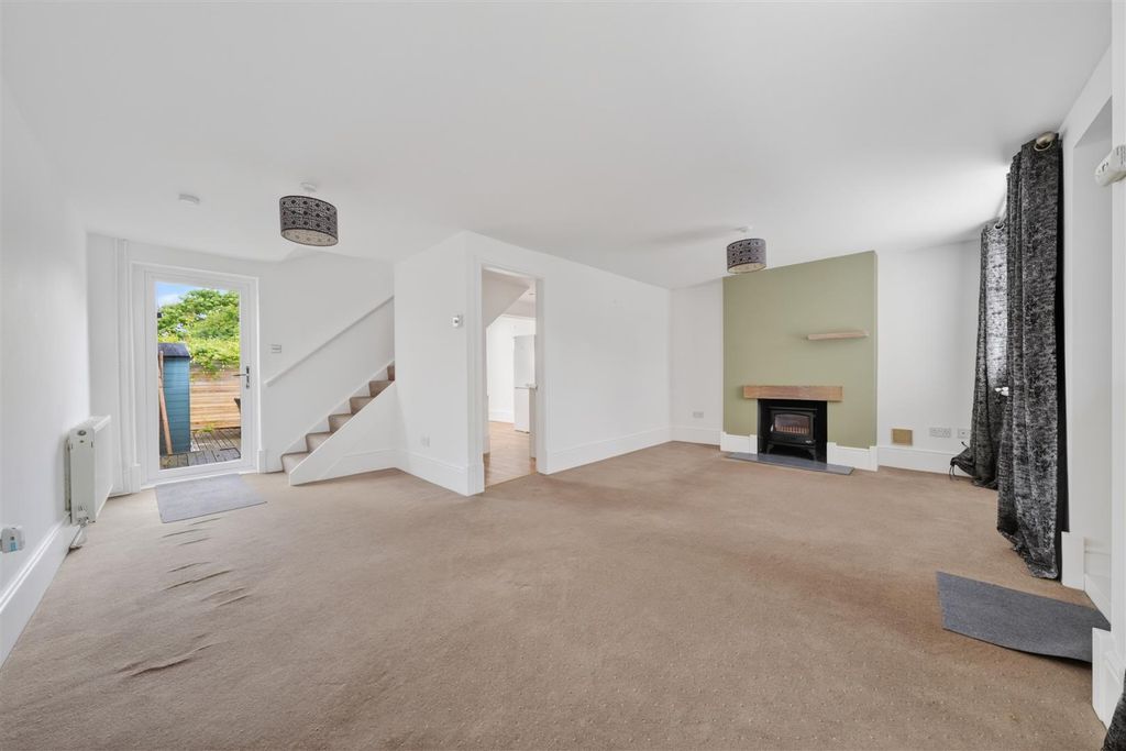 Property photo 3 of 18 3