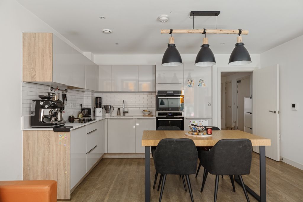 Property photo 3 of 12 094A6258