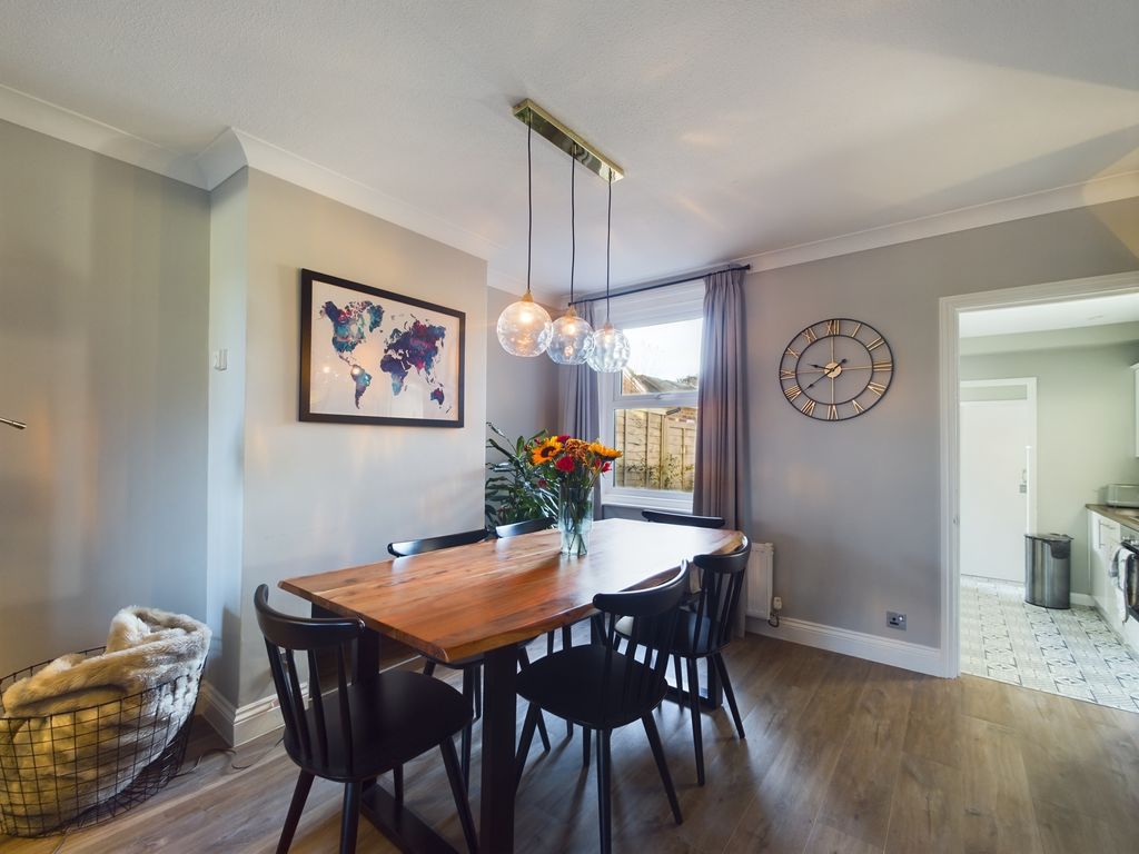 Property photo 3 of 14 Cam01080G0-Pr0323-Still004