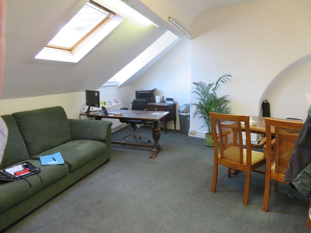 Property photo 2 of 3