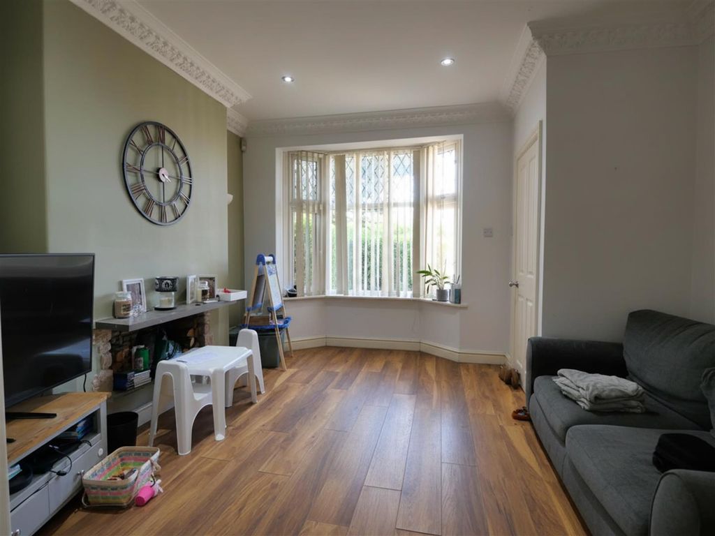 Property photo 3 of 10 Lounge.Png