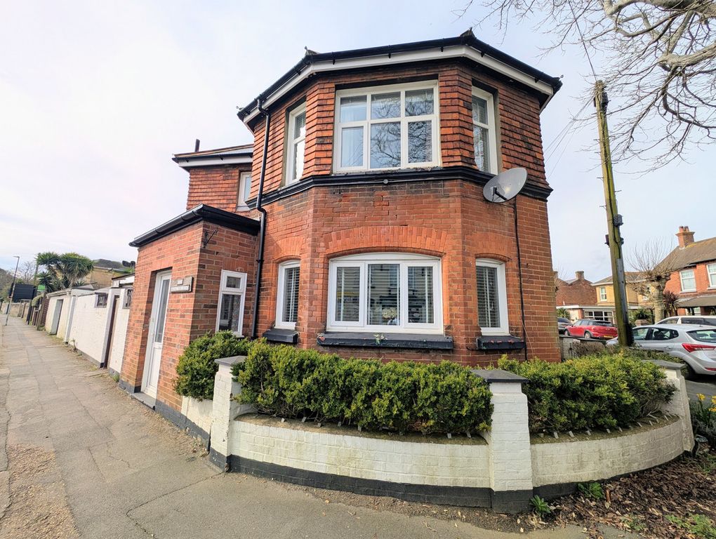 Property photo 3 of 30