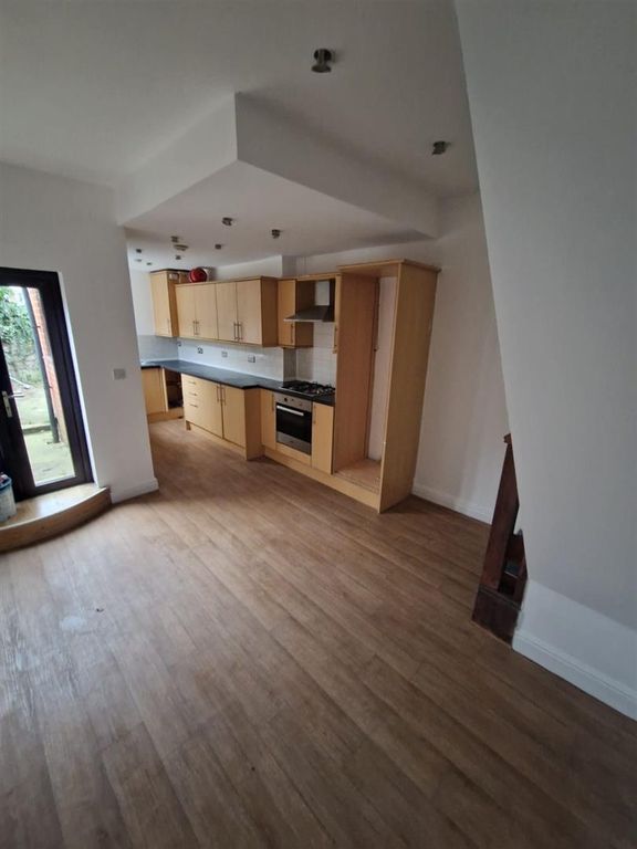 Property photo 3 of 8 Catherine Street, Leigh, Wn7 1Nq