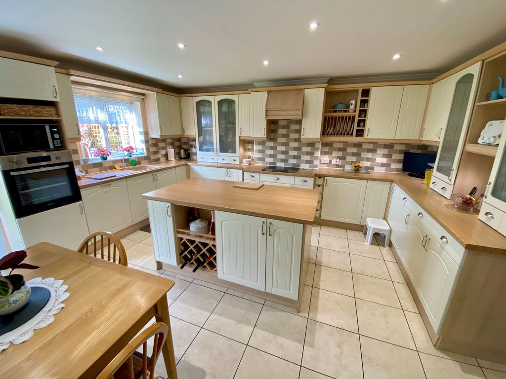 Property photo 2 of 36
