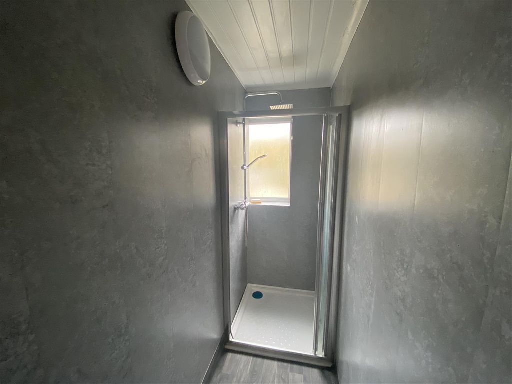 Property photo 2 of 3 d7Qk22Lgvu-4Aiuiodhw_A.Jpg