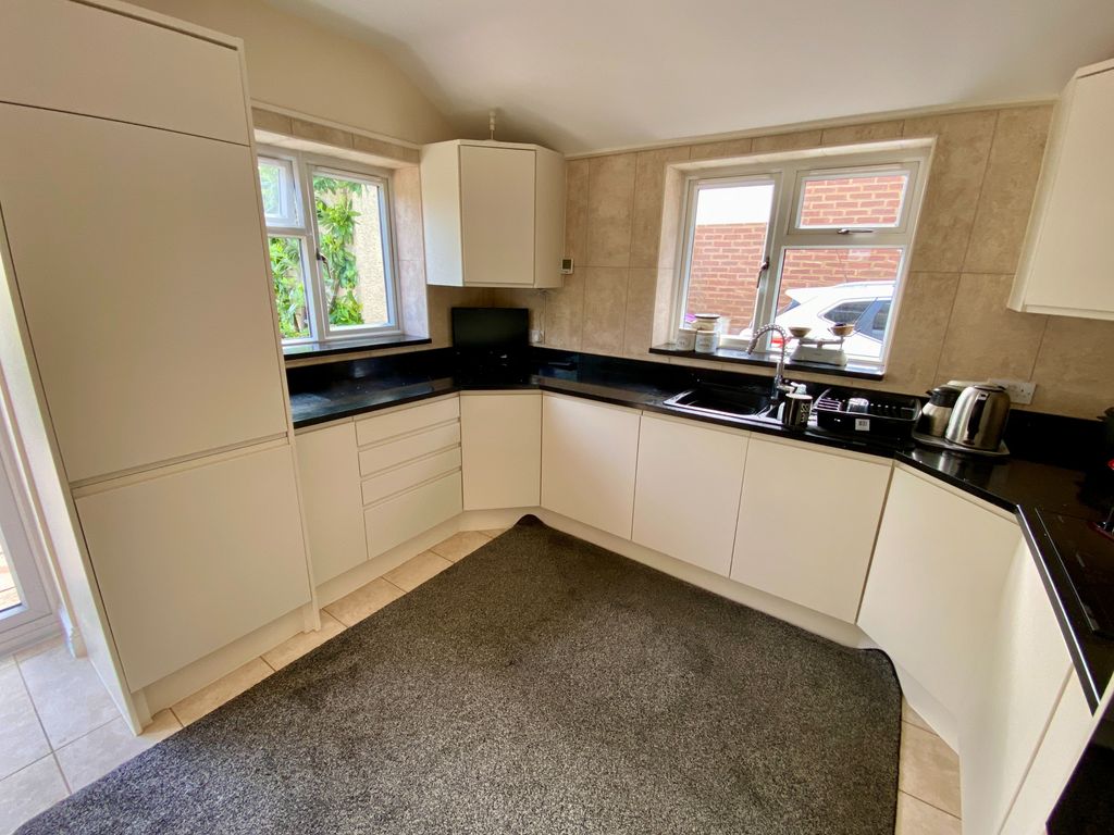 Property photo 2 of 24