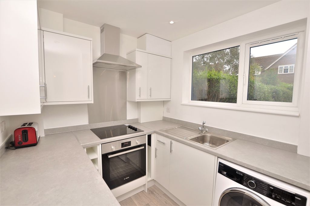 Property photo 2 of 11 Photo 02