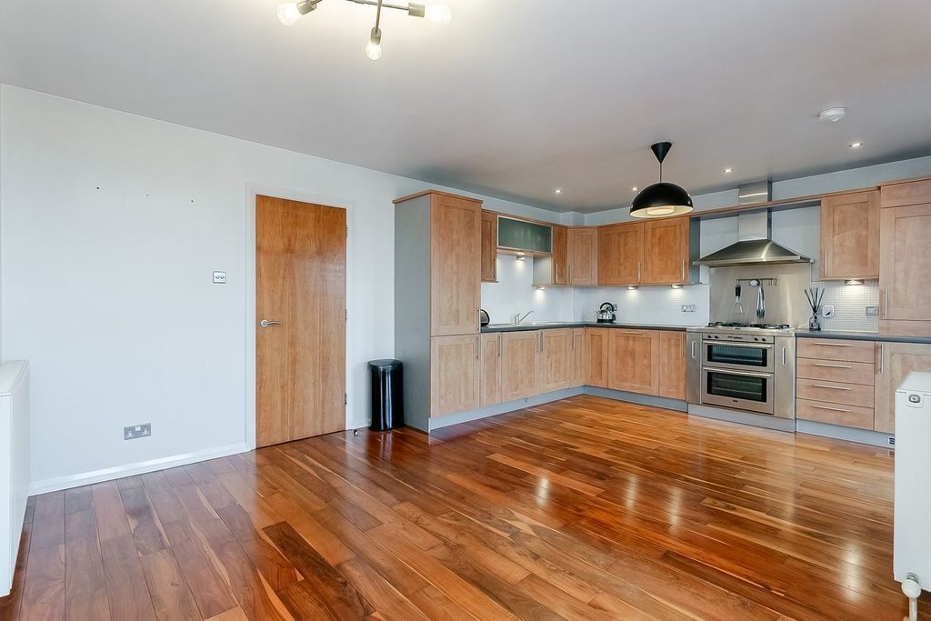 Property photo 3 of 27