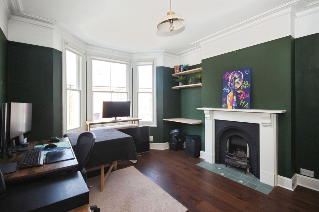 Property photo 3 of 11 Pbox-Img.Jpg