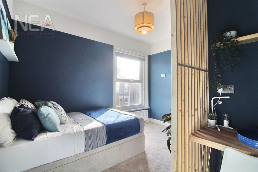 Property photo 2 of 7 Bedroom One