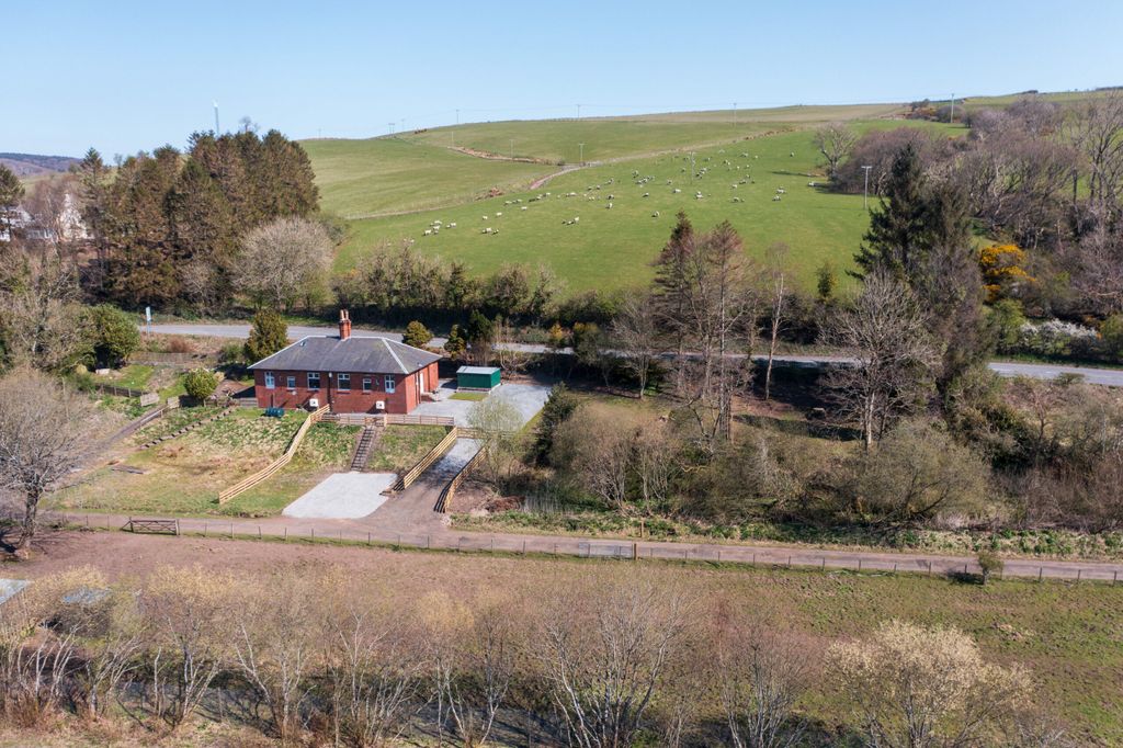 Property photo 1 of 23