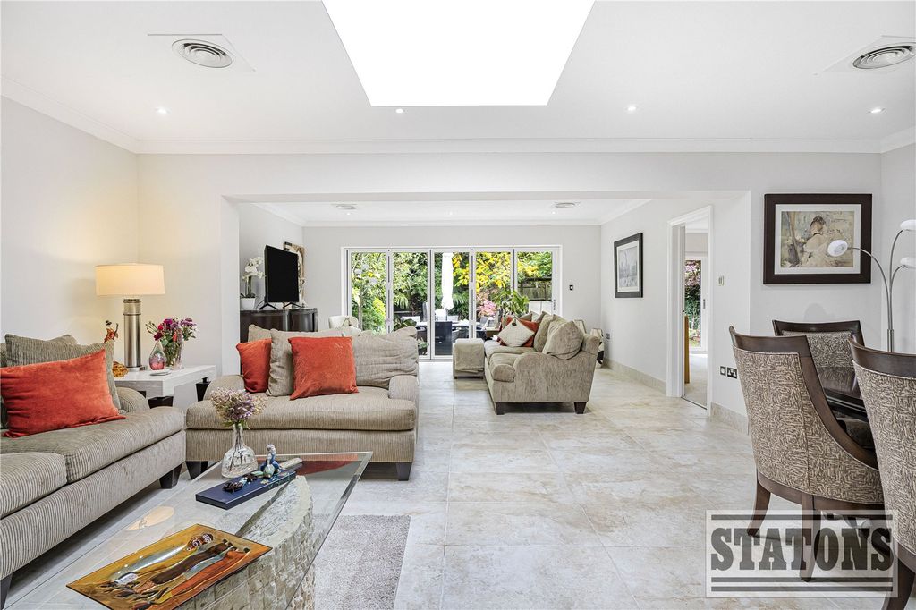 Property photo 3 of 22 Picture No. 03