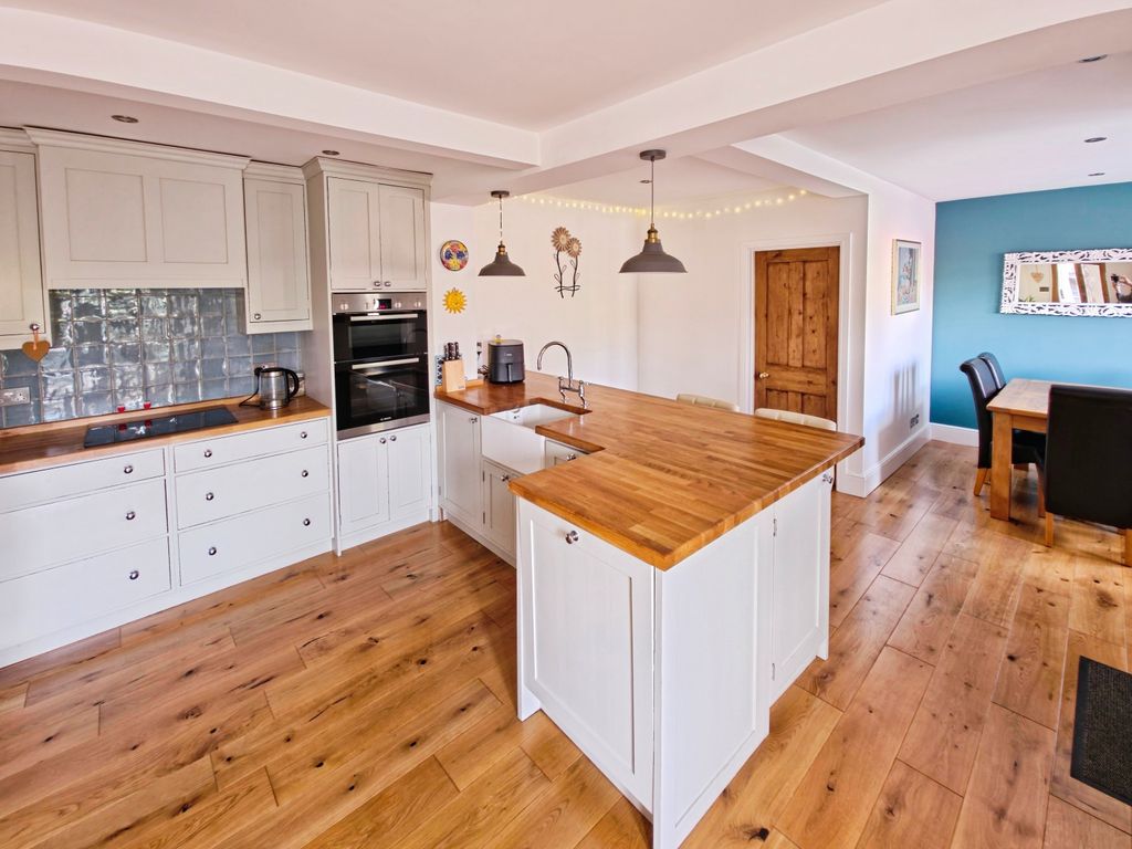 Property photo 1 of 27 1000013962