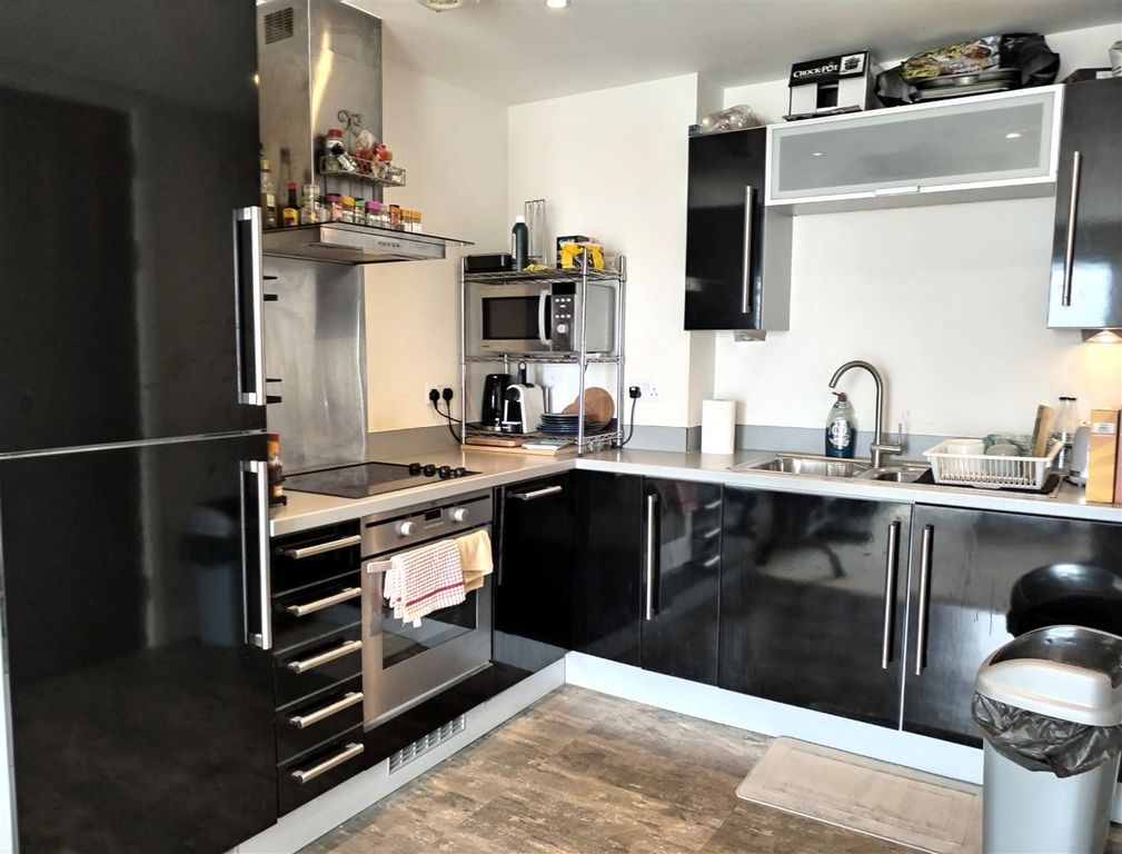 Property photo 3 of 7 Kitchen.Jpg