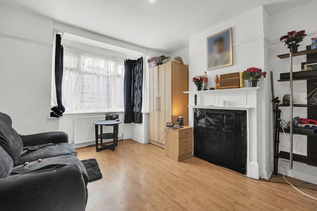 Property photo 2 of 13 Gallery