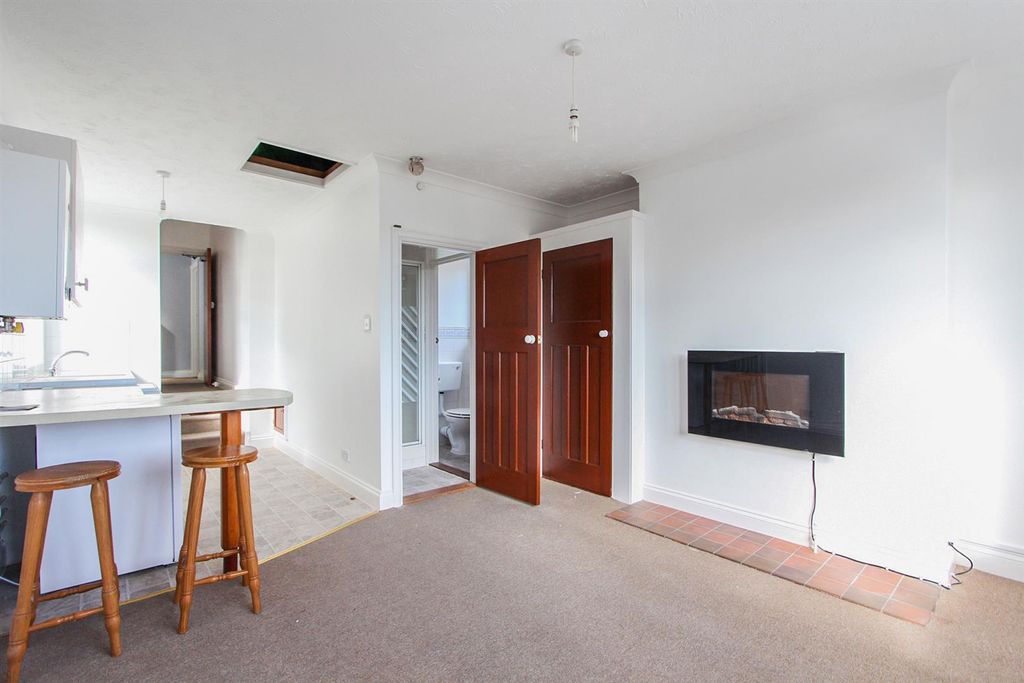 Property photo 2 of 9 Tower Parade, Whitstable