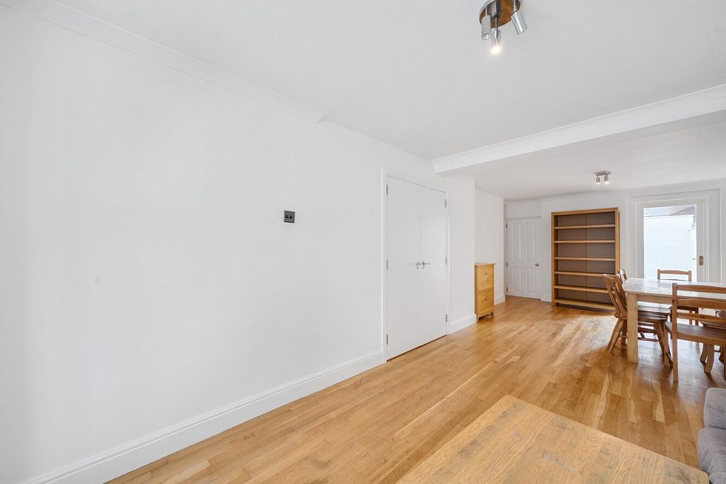Property photo 2 of 13 Picture No. 24
