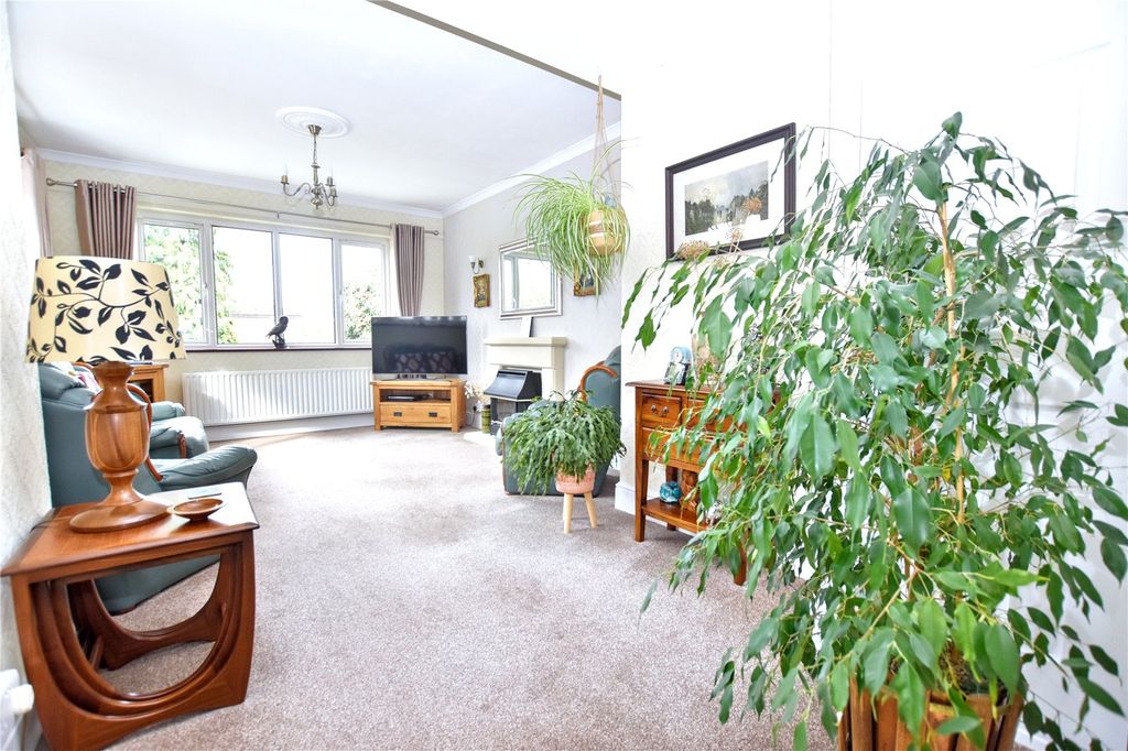 Property photo 3 of 19 Picture No. 12