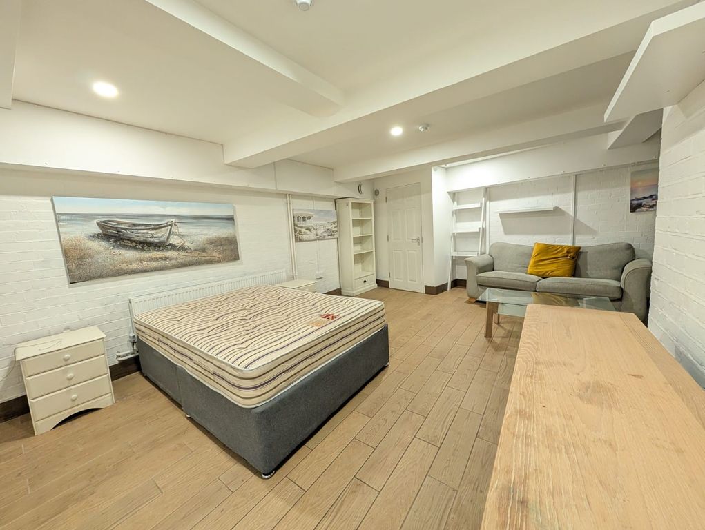 Property photo 3 of 5 Image