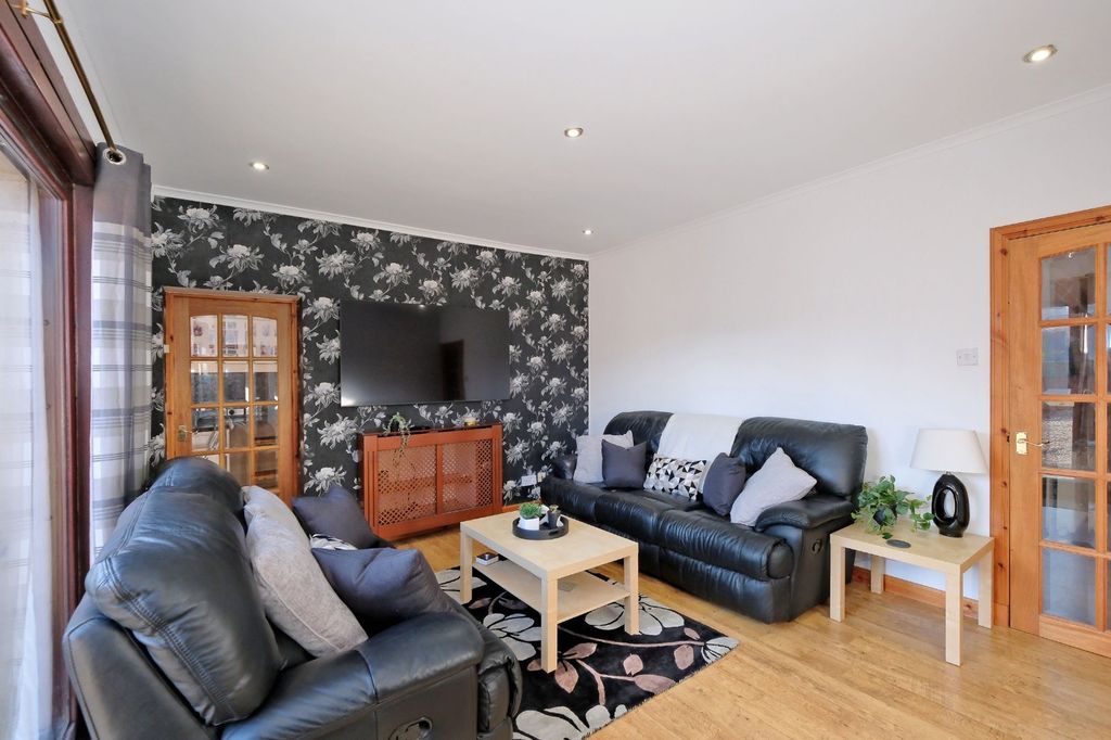 Property photo 2 of 16 Image 1