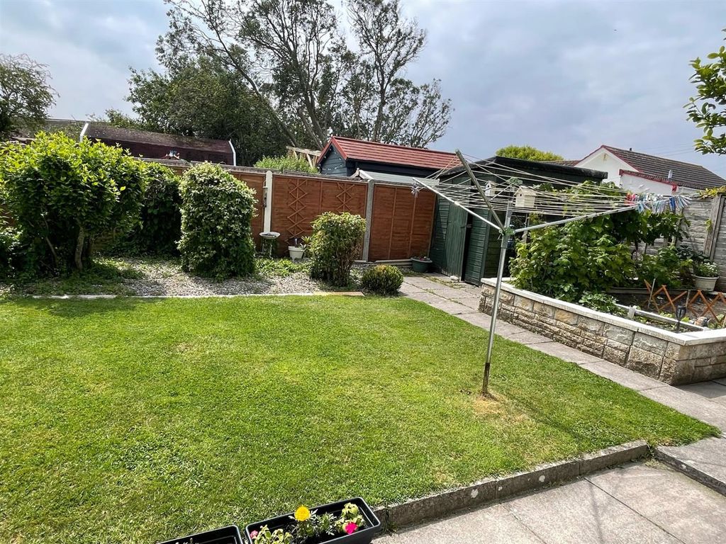 Property photo 2 of 21