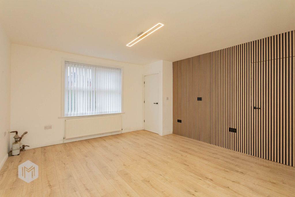 Property photo 2 of 26 Picture No. 33