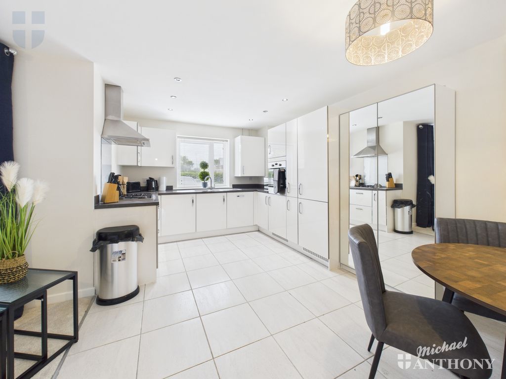 Property photo 3 of 17 Cam03852G0-Pr0301-Still005