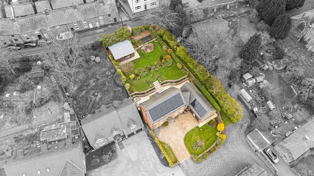 Property photo 2 of 38