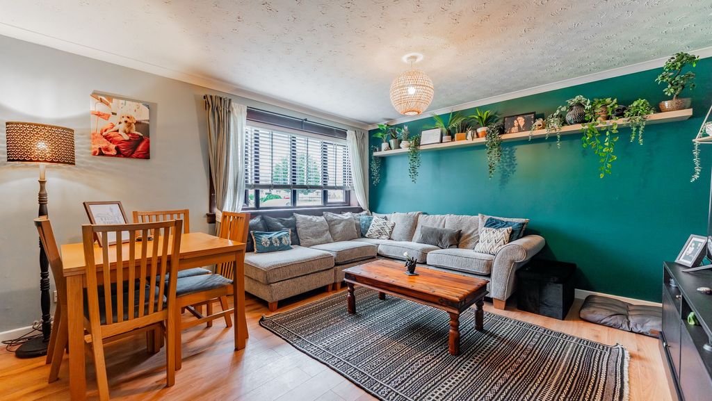 Property photo 3 of 12