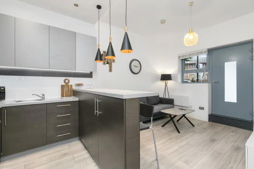 Property photo 3 of 10 Kitchen/Reception Room