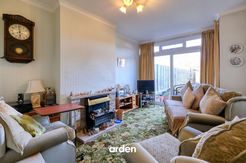 Property photo 2 of 8