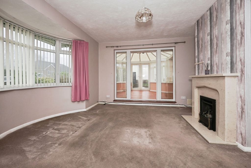 Property photo 3 of 17 Photo