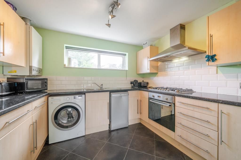 Property photo 3 of 16 Kitchen