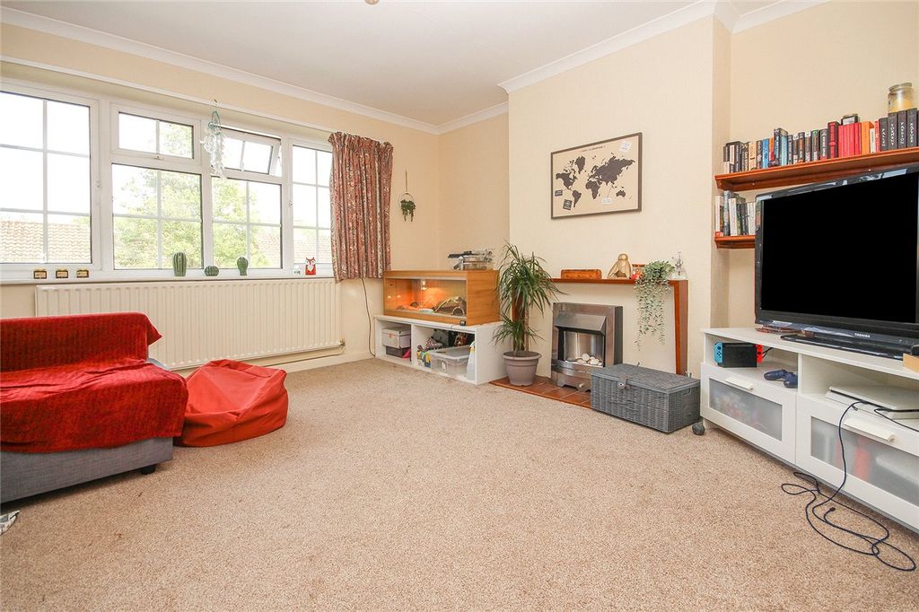 Property photo 2 of 9 Living Room