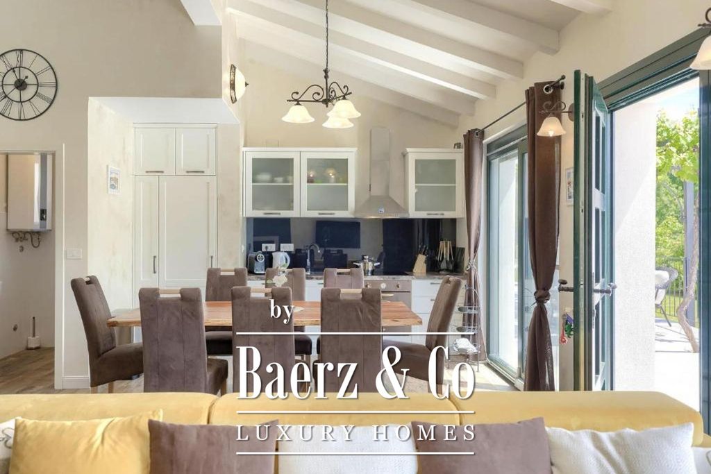 Property photo 3 of 35