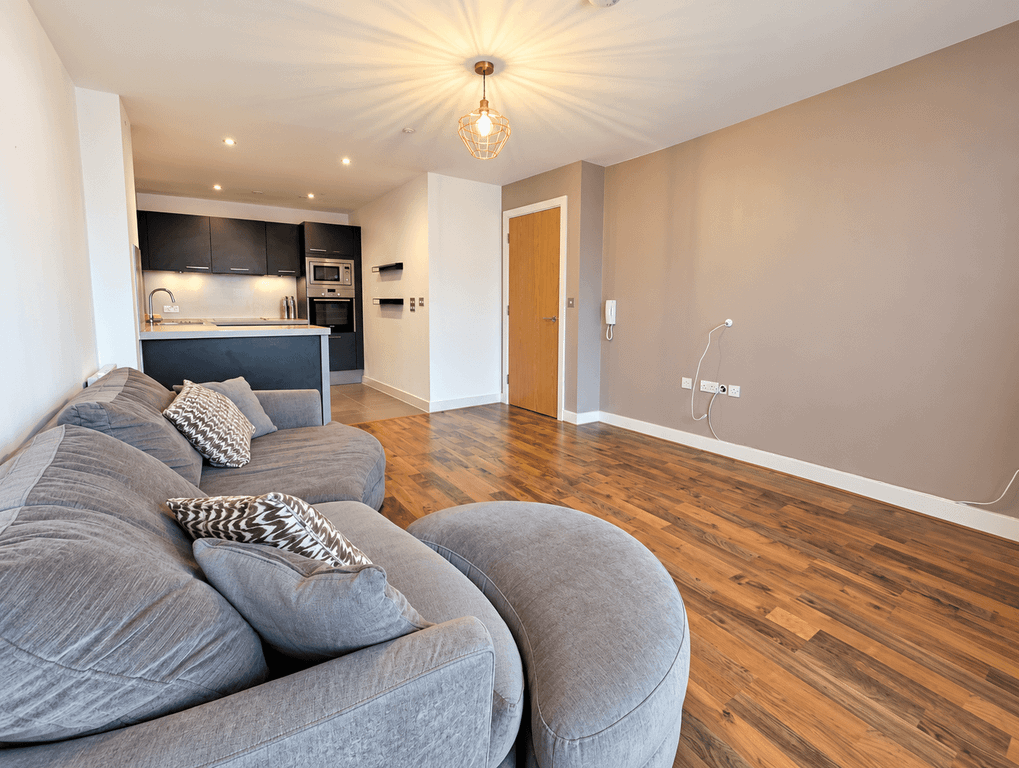 Property photo 3 of 12 Lounge