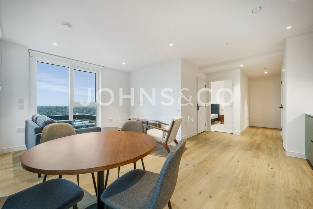 Property photo 2 of 9